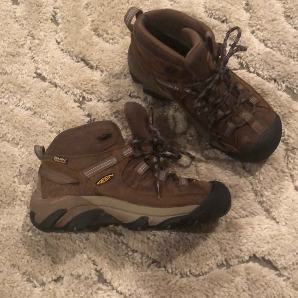 NWOT Keen Hiking Boots